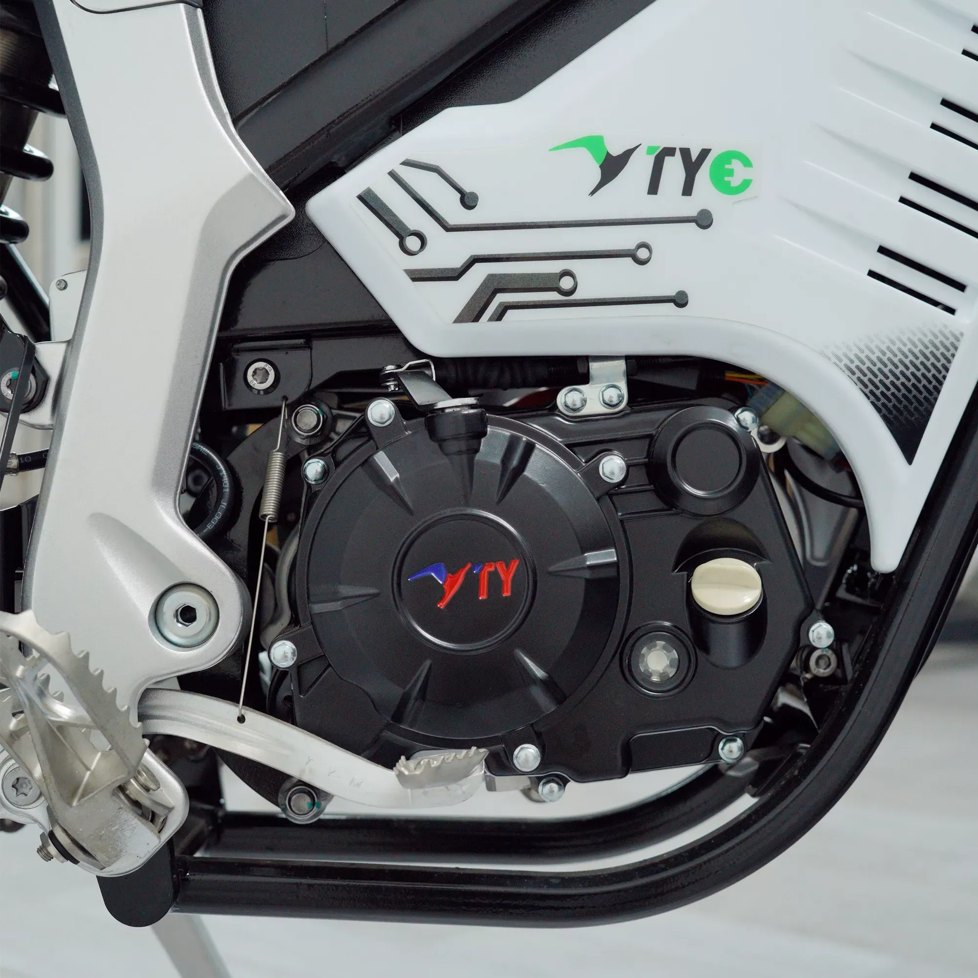 Rennva TE5 electric motorcycle motor installed inside the aluminium frame